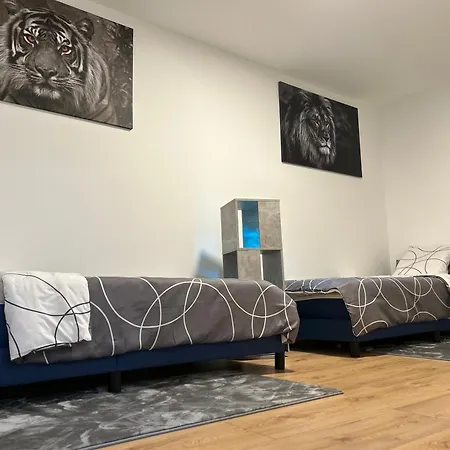 Greenview - 3 Beds 2 Bedrooms Apartament Trewir