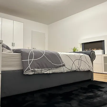 Apartment Greenview - 3 Beds 2 Bedrooms
