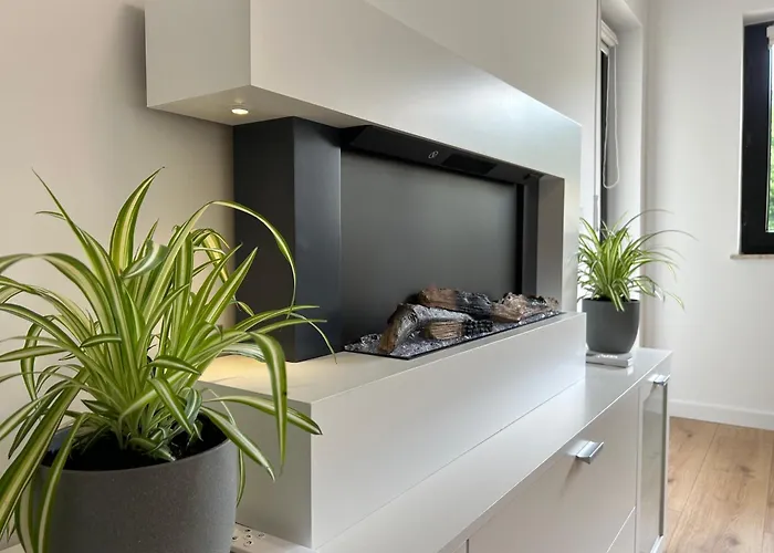 Greenview - 3 Beds 2 Bedrooms * Treviri